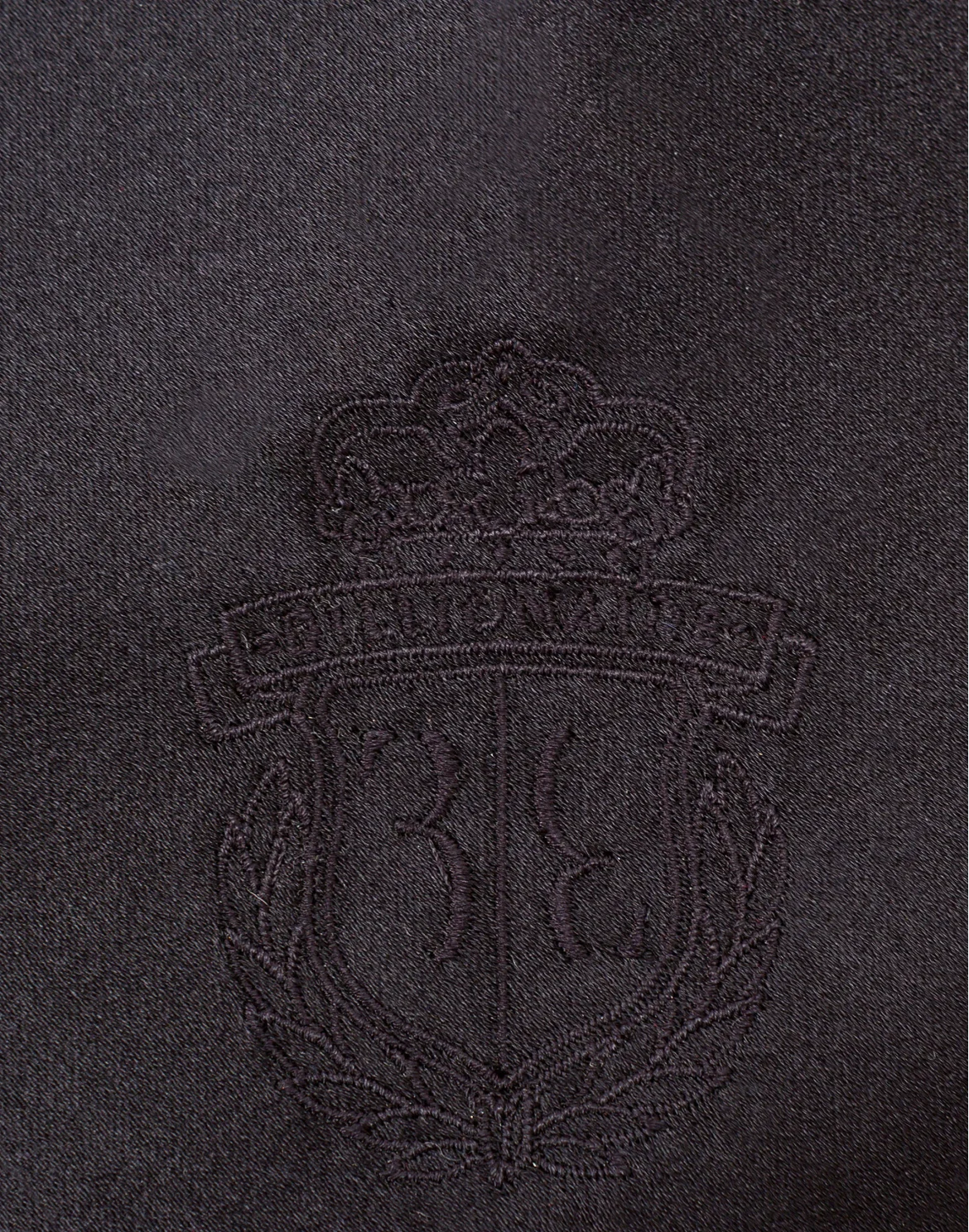 Tight Tie Crest, цвет: Черный